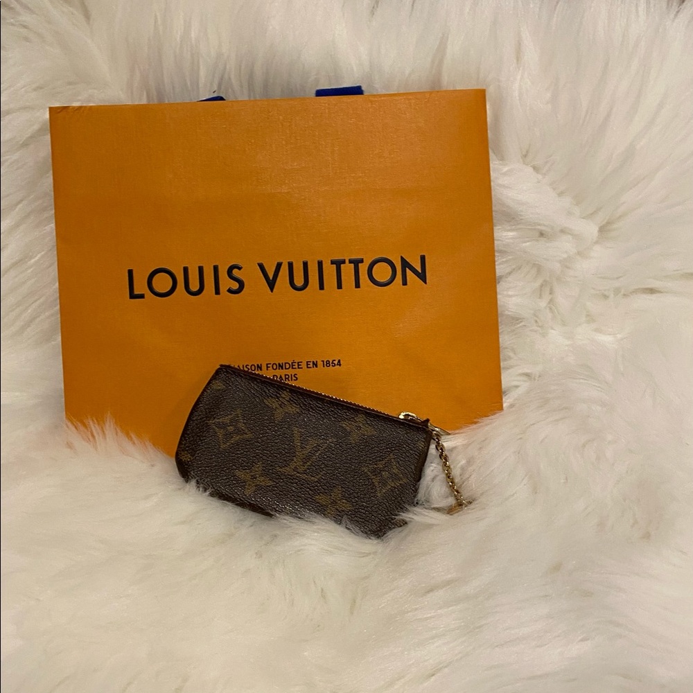 ❤️Louis Vuitton Key Pouch and bag